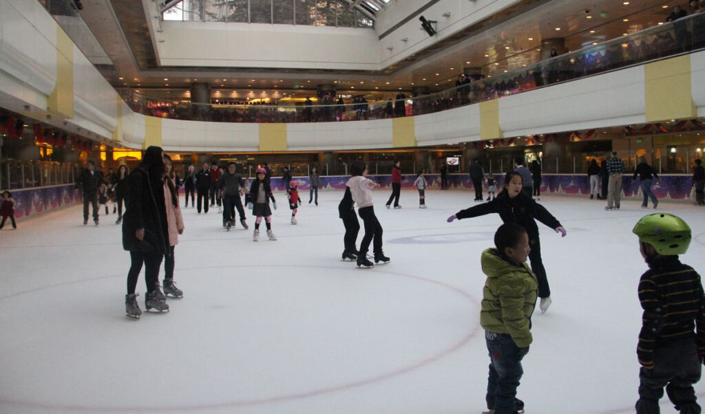 UHMWPE sheet for synthetic ice rink